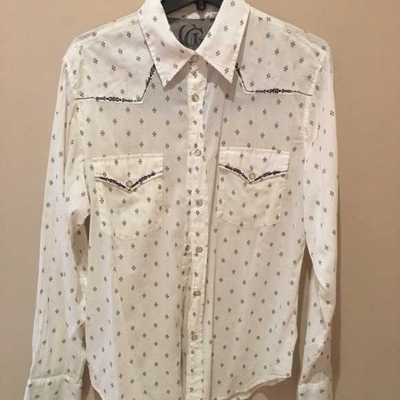 Other - Nwot GUESS button down shirt🔥